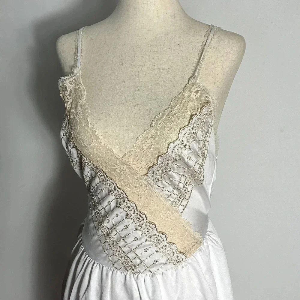 Vintage Victoria’s Secret Gold Crown Label Slip Nightgown Small‎ - Picture 4 of 6